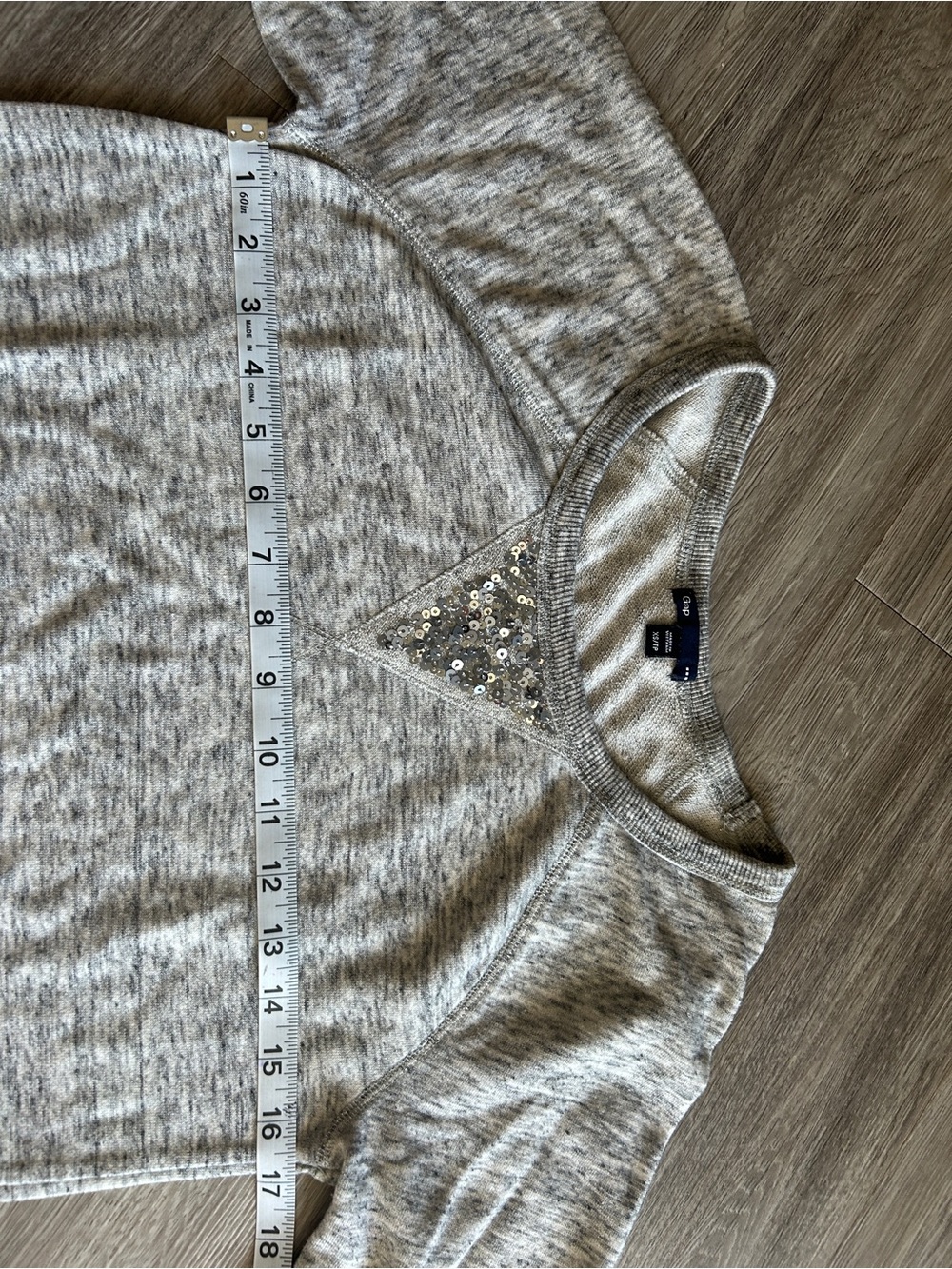 Gap sz XS Sequin Accent Heather Gray 3/4 sleeve